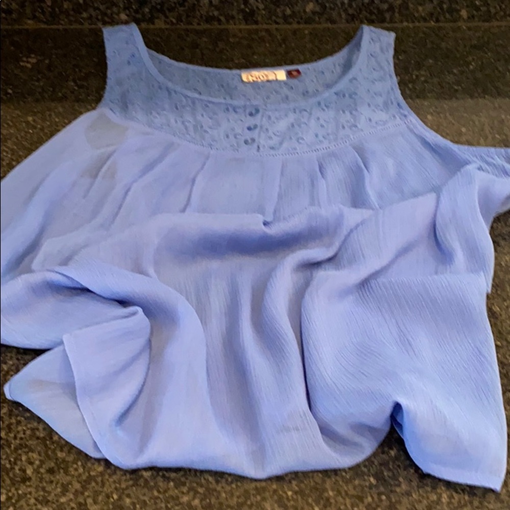 Sleeveless blue blouse embroidered front @bk